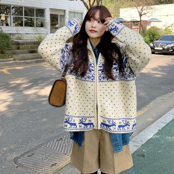 Nordic Snow Flower Knit Zip-Up - Picture 2 of 8